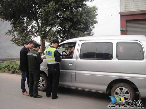 立石镇：开展道路交通联合执法