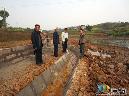 泸州市农发办检查指导佛荫镇农业综合开发工作