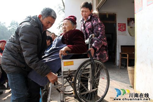 纳溪：13年，坚守病床的好儿媳