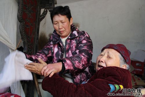 纳溪：13年，坚守病床的好儿媳(图2)