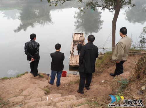 特兴镇:认真组织开展自用船换证工作(图1) 特兴镇:认真组织开展自用船换证工作(图1)