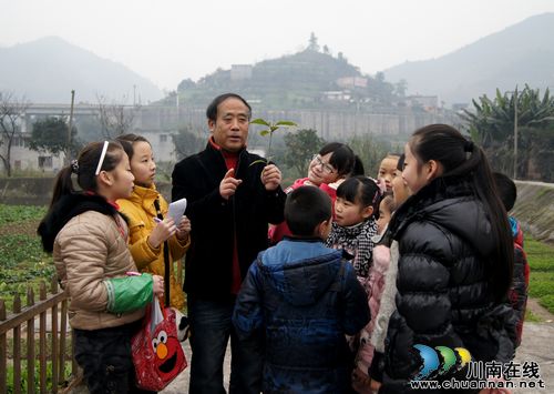 靳朝忠：儿童文学作家不老童心抚育桃李满天下(图7)