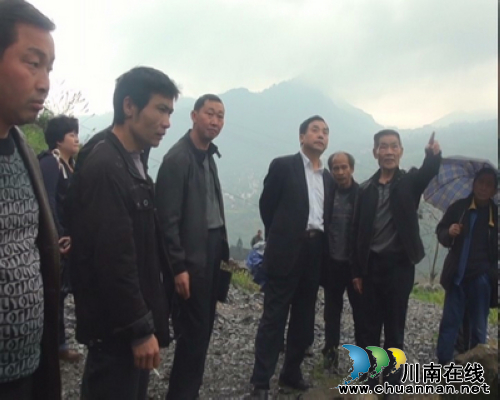 古蔺县政协主席一行调研石屏向顶煤矿地质灾害防治(图2) 古蔺县政协主席一行调研石屏向顶煤矿地质灾害防治(图2)