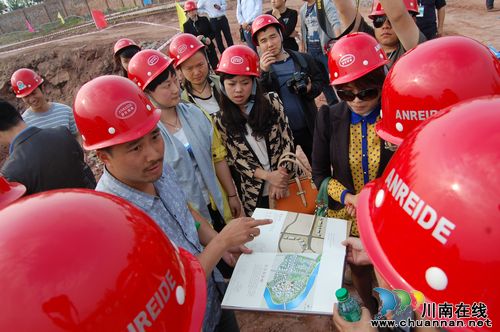 中国 泸州·佳乐世纪城建设全面快速推进(图4) 中国 泸州·佳乐世纪城建设全面快速推进(图4)