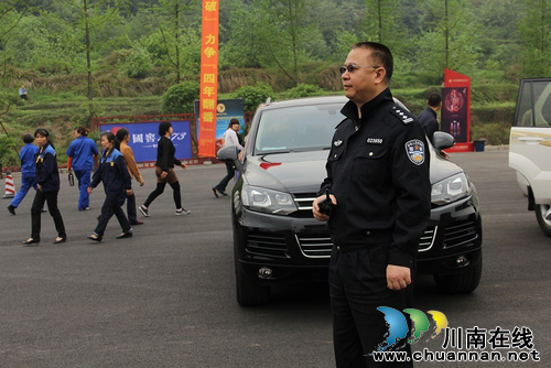 泸州交警全力护航“酒博会”道路交通安保(图4) 泸州交警全力护航“酒博会”道路交通安保(图4)