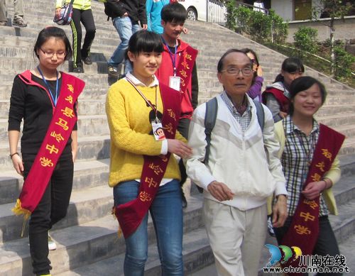 幸福三月 香港爱心人士叙永山区走“亲戚”(图2) 幸福三月 香港爱心人士叙永山区走“亲戚”(图2)