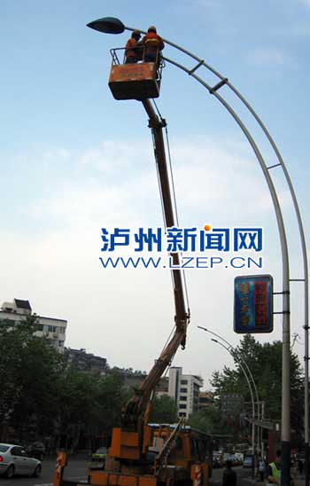 141盏节能路灯 清明前点亮酒城泸州(图1) 141盏节能路灯 清明前点亮酒城泸州(图1)