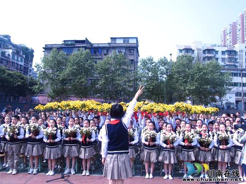 纳溪区逸夫实验小学开展“争做新时代的雷锋”拉歌比赛活动(图2) 纳溪区逸夫实验小学开展“争做新时代的雷锋”拉歌比赛活动(图2)
