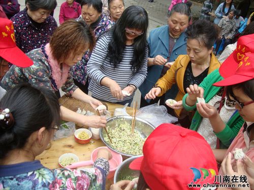 华阳街道:开展志愿服务活动(图2) 华阳街道:开展志愿服务活动(图2)