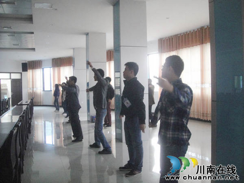 毗卢镇:开展机关干部工间操培训(图1) 毗卢镇:开展机关干部工间操培训(图1)