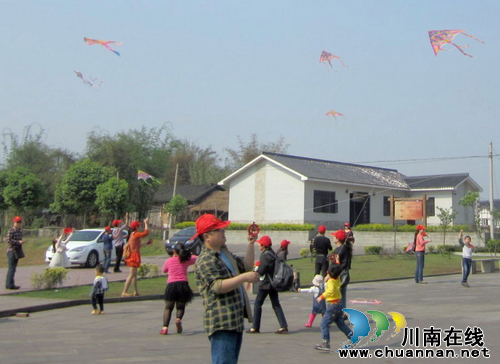 华阳街道:社区总动员 亲子“大比拼”(图2) 华阳街道:社区总动员 亲子“大比拼”(图2)