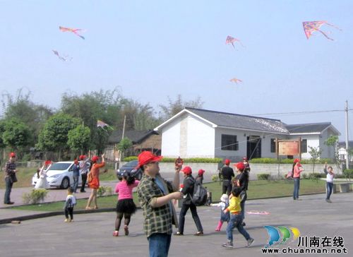 泸州市华阳街道:举办首次亲子“大比拼”(图3) 泸州市华阳街道:举办首次亲子“大比拼”(图3)