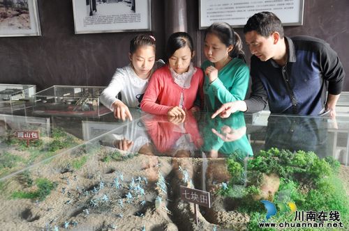 清明小长假&nbsp;&nbsp;泸州“红色游”升温(图1)