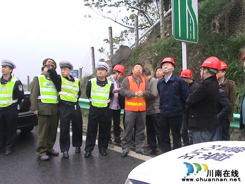 叙永县公安局交警大队联合多部门开展辖区高速路段安全隐患排查(图2)