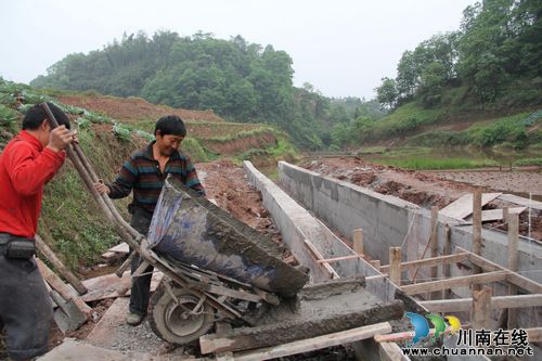 龙车镇：加快水利建设抗旱保春耕(图1)