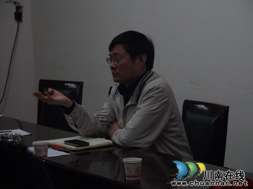 古蔺县委常委、副县长何杰率队调研石屏乡城镇化建设工作
