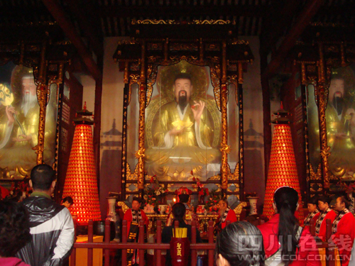 宜宾真武山道观举行首届三月三玄帝庙会庆典(图5) 宜宾真武山道观举行首届三月三玄帝庙会庆典(图5)