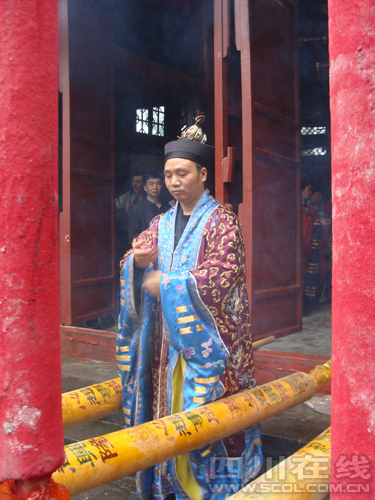 宜宾真武山道观举行首届三月三玄帝庙会庆典(图4) 宜宾真武山道观举行首届三月三玄帝庙会庆典(图4)