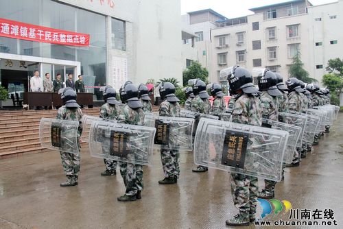 通滩镇：基层民兵接受点验