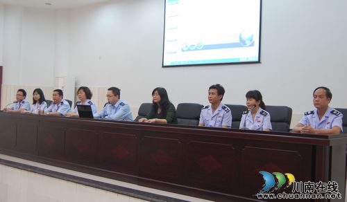 泸州龙马潭区:税法宣传走进校园(图2) 泸州龙马潭区:税法宣传走进校园(图2)