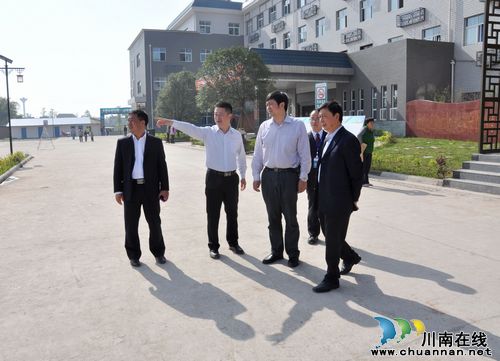 "泸医中医院专家团队基层行"活动在泸县启动(图2) "泸医中医院专家团队基层行"活动在泸县启动(图2)
