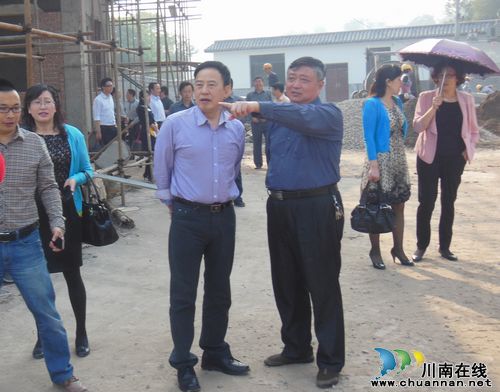 市调研组到佛荫镇调研园区土地集约节约用地情况