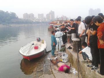 内江男子溺水&nbsp;两名路人3次潜水营救(图1)