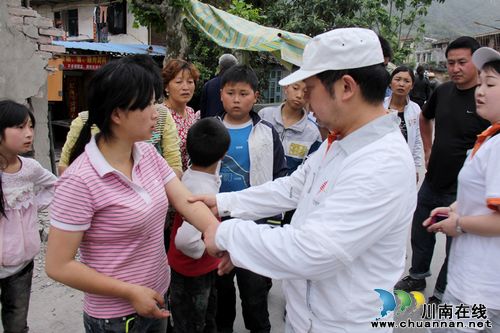 救援泸医附院救援前线报道(一)(图4) 救援泸医附院救援前线报道(一)(图4)