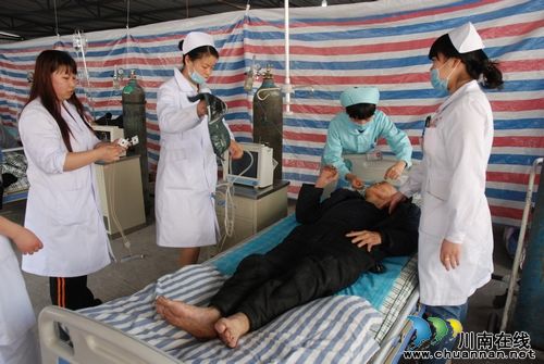 泸医中医院抗震救灾救援前线报道(图2)