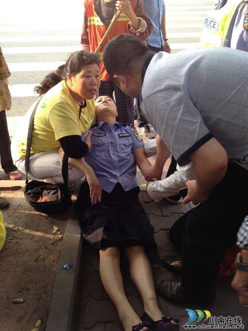 大山坪街道:文明劝导员 彰显酒城文明风采(图1) 大山坪街道:文明劝导员 彰显酒城文明风采(图1)