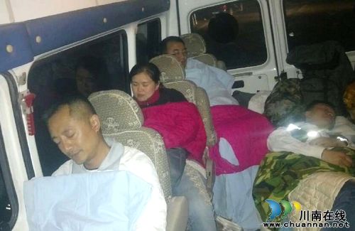 驰援泸医附院医疗队:与体能竞争 与时间赛跑(图5) 驰援泸医附院医疗队:与体能竞争 与时间赛跑(图5)
