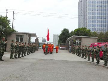 全国首支徒步进入宝兴的救援队昨日回宜宾(图2)