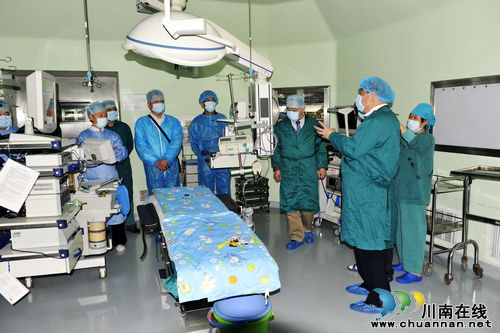 泸医附院普外科内镜与微创医学培训基地顺利通过卫生部评审(图3) 泸医附院普外科内镜与微创医学培训基地顺利通过卫生部评审(图3)