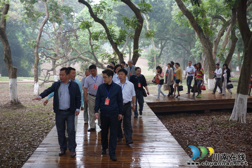 省市区人大代表视察泸州张坝桂圆林旅游区(图2) 省市区人大代表视察泸州张坝桂圆林旅游区(图2)