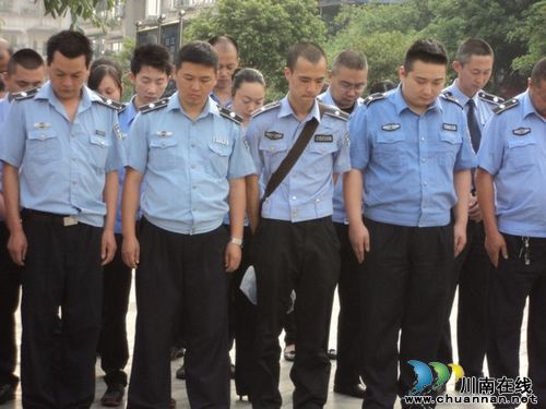 大山坪街道：深切哀悼地震遇难同胞(图2)