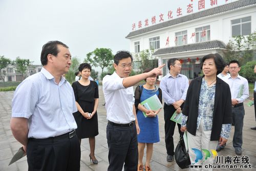 泸县考察远程教育工作获肯定(图2)