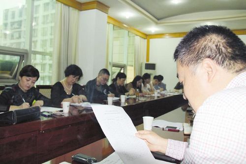 泸州市运管局回应：支持出租车公司好好“管教”司机(图2)
