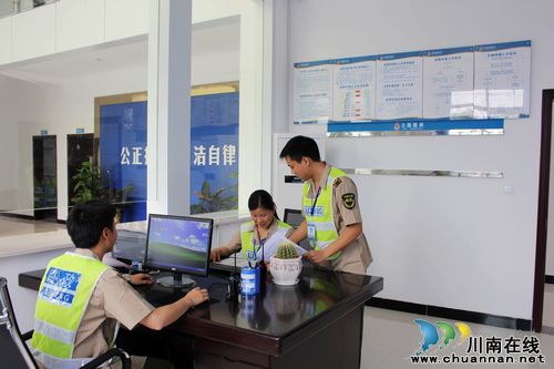 遏制超限超载&nbsp;泸县奇峰镇超限检测站投入运行(图2)