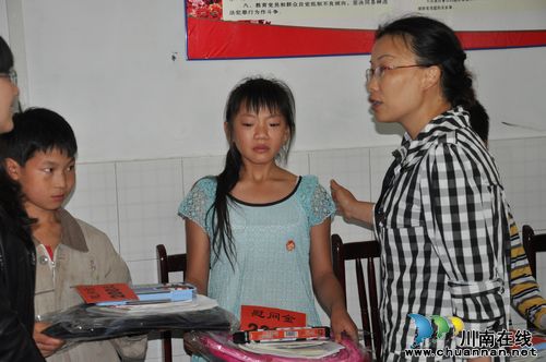 云锦镇：困难母亲笑迎母亲节(图1)