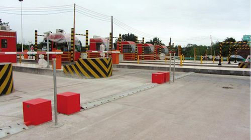 成自泸出口装阻车器&nbsp;强行闯关跑不脱(图2)