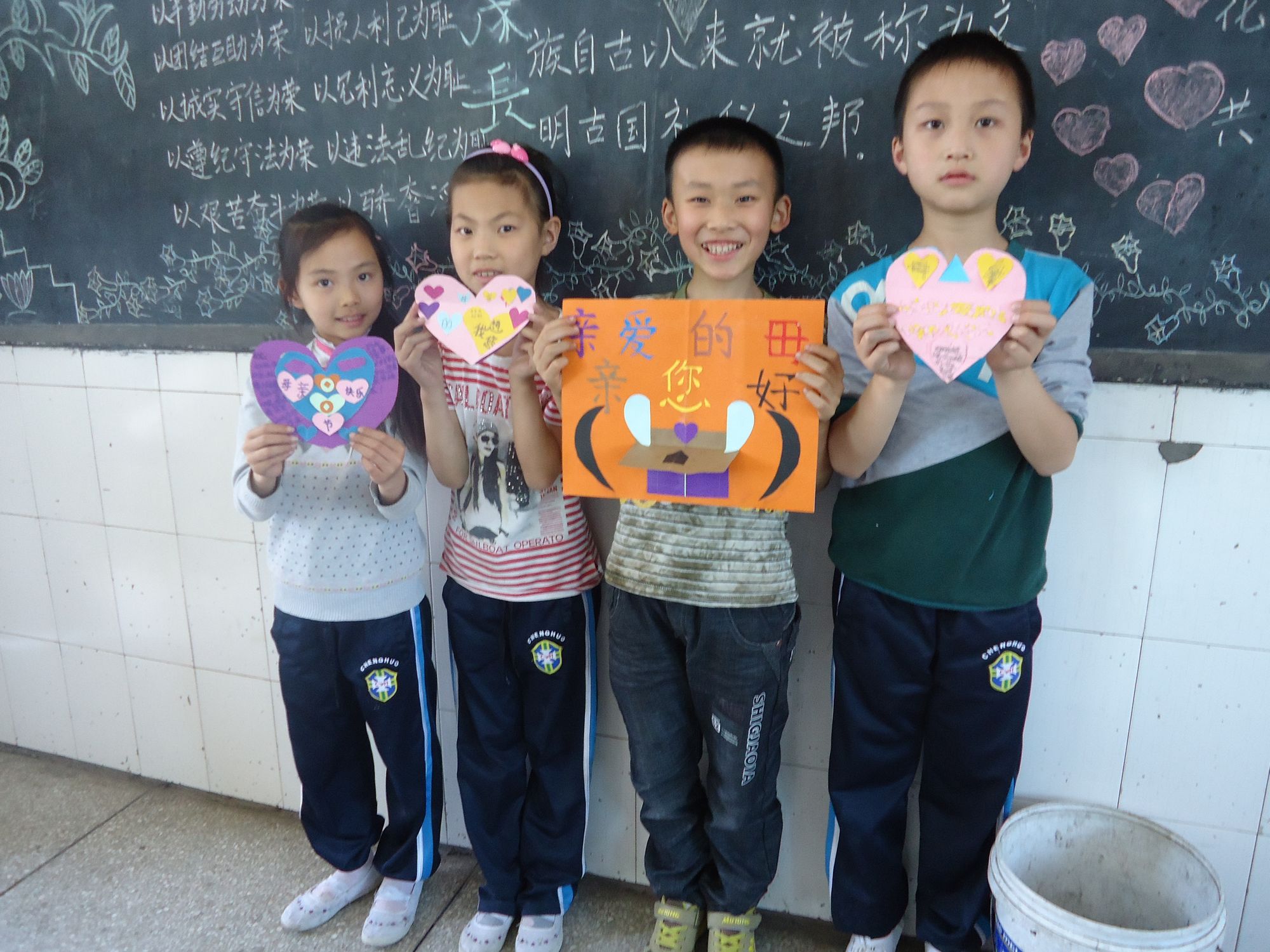 龙车镇：母亲节，学子贺卡传深情(图3)