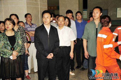 泸医附院全力救治泸县“5.11”矿难事故伤员(图5) 泸医附院全力救治泸县“5.11”矿难事故伤员(图5)