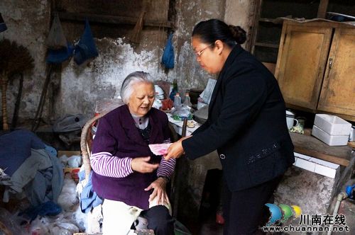 立石镇：开展母亲节慰问活动(图3)