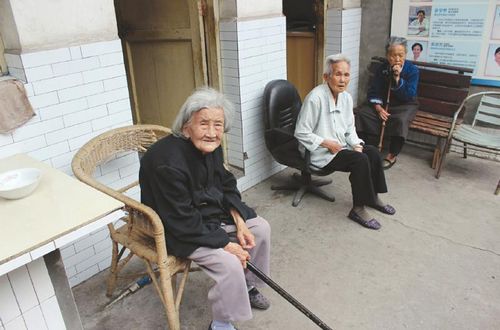 市民曝自贡一敬老院护工打骂老人?院方:没有的事(图1)