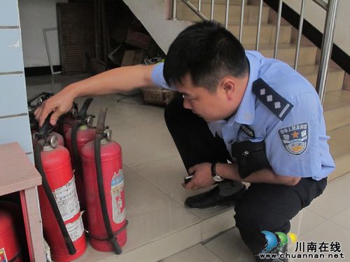 奇峰镇:深入推进安全隐患排查治理(图2) 奇峰镇:深入推进安全隐患排查治理(图2)