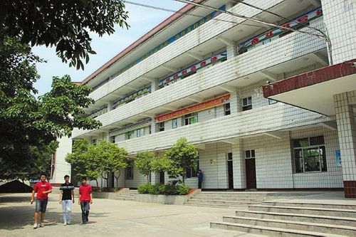 复旦投毒案无进展黄洋父母返回自贡(图1) 复旦投毒案无进展黄洋父母返回自贡(图1)