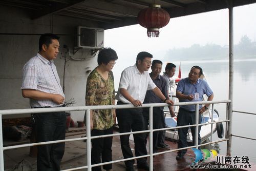 海潮镇:开展水上安全生产检查(图1) 海潮镇:开展水上安全生产检查(图1)