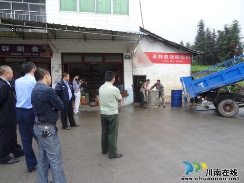 泸州:叙永县多部门联手成功端掉一“黑油”窝点(图2)
