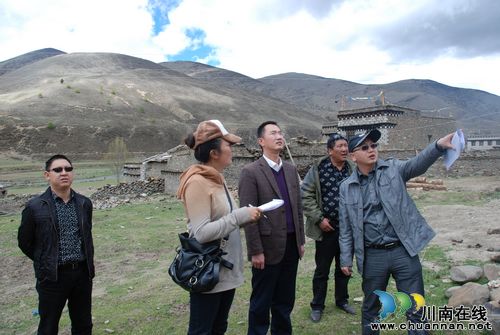 稻城县发生4.2级地震&nbsp;泸州援藏干部一线抗震救灾(图1)