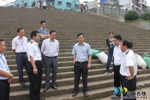 泸县县委书记郭庆到海潮镇检查汛期水上交通安全工作(图3)